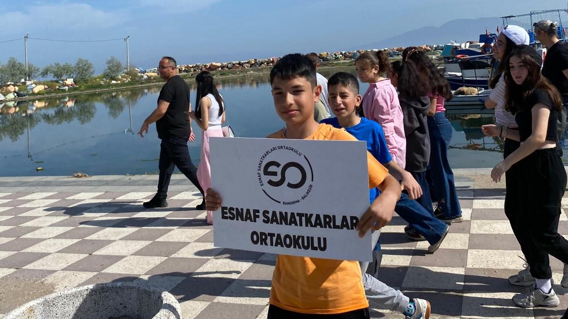 Okulumuz Çevre Kulübü 7D sınıfı ile Misakça Mahallesine Gezi Düzenledi.